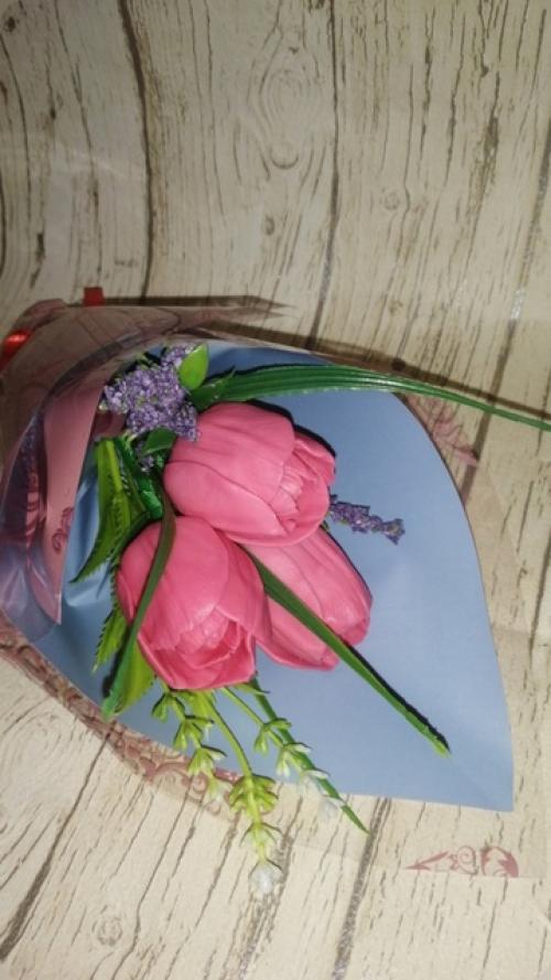 Мыльные букеты популярным трендом среди подарков стали. 02