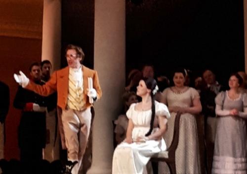 Она в волненье Давно Умолкнувшие Чувства Привела! 03