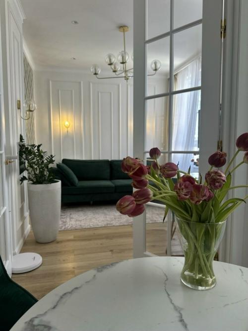 Уют в квартире - это не про дорогие интерьеры или идеальный порядок.  