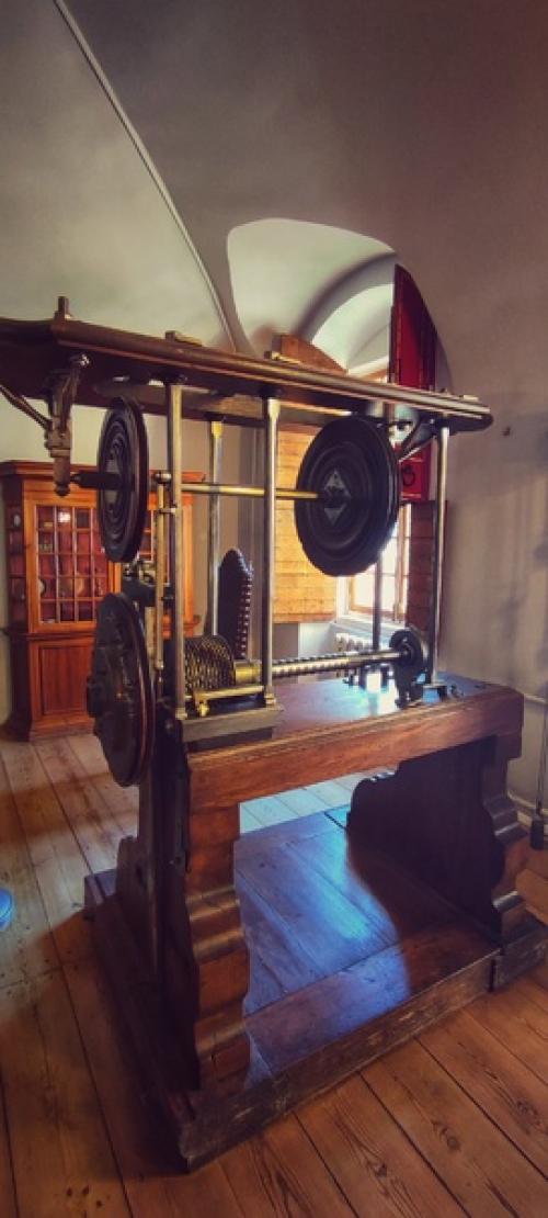 Питер на удивление солнечной теплой погодкой встретил. 05