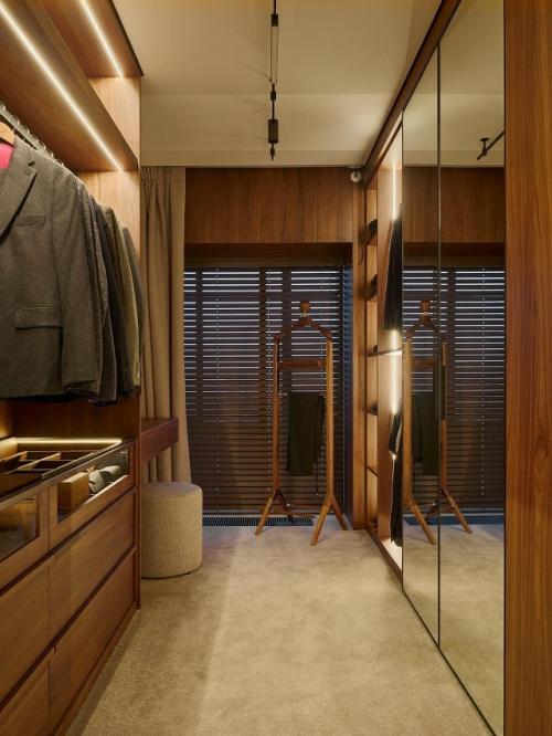 Шестиметровый потолок и высокие окна: квартира 120 м в Красноярске. 05