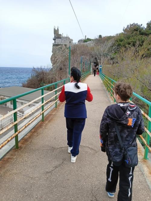 Несмотря на светлый праздник, вчерашний день с утра немного не задался. 04