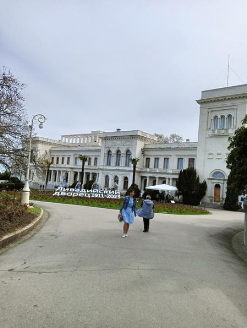 Несмотря на светлый праздник, вчерашний день с утра немного не задался. 01