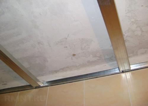 Как сделать потолок из пластиковых пвх панелей своими руками. 04