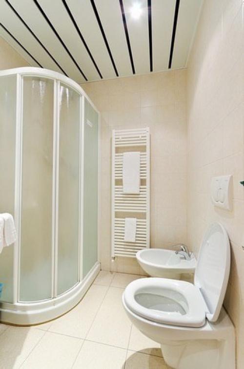 Какой потолок для ванной выбрать? 04