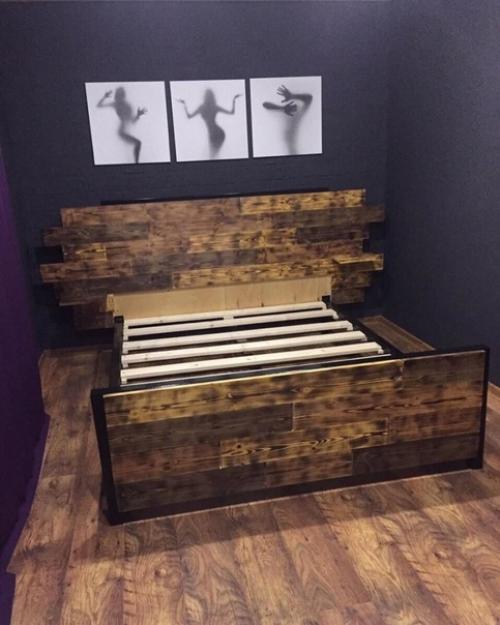 Сам сделал кровать на съемную квартиру. 03