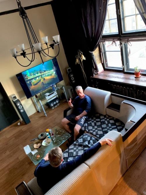 Ночь провели на красной площади - главной площади города, в доходном доме купца Федора Москвина. 02