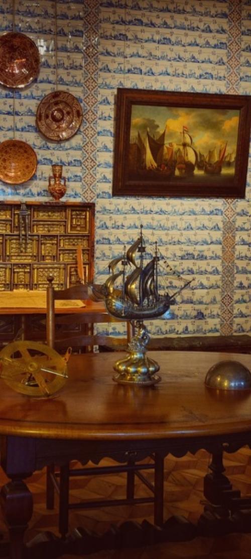 Питер на удивление солнечной теплой погодкой встретил. 04