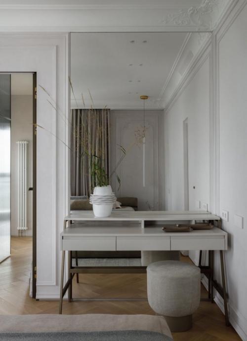 Интерьердня.  Команда архитектурного бюро Starikova Architects создала интерьер, сочетающий в себе классику и минимализм. 03