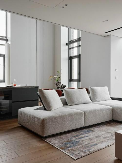 Шестиметровый потолок и высокие окна: квартира 120 м в Красноярске. 02