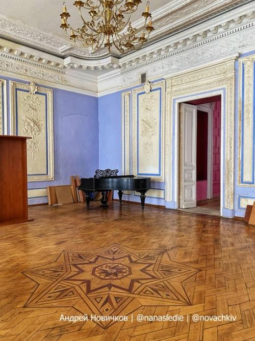 Заброшенный дворец графа Бутурлина в Москве с великолепными интерьерами. 05