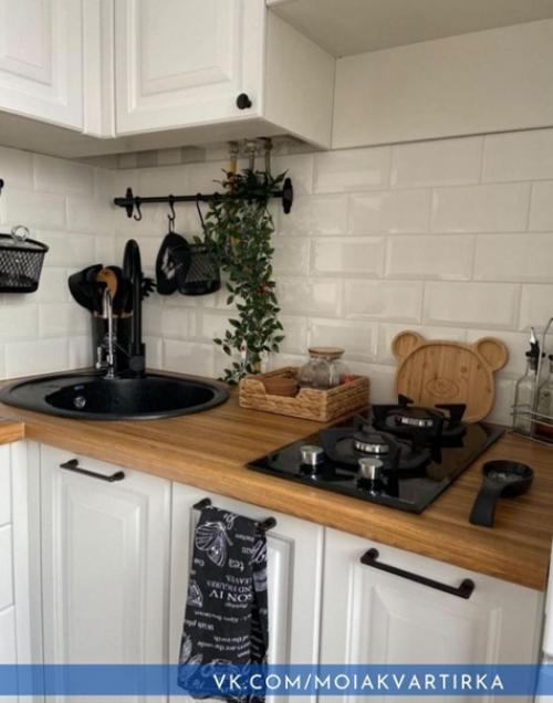 Небольшая кухня. Светлая и уютная. 03