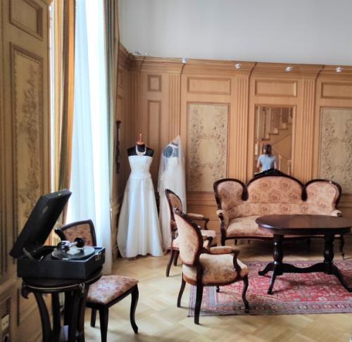 Продолжаю историю про удивительный дом, в котором мы оказались. 04