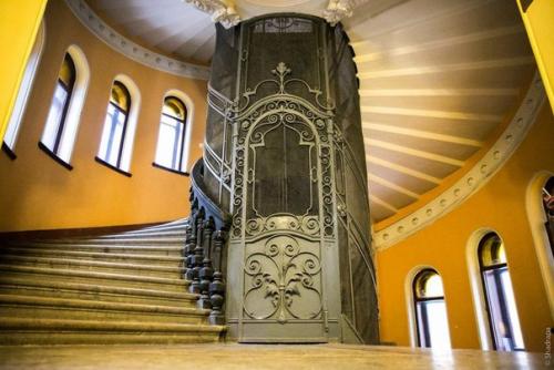 7 красивейших парадных Петербурга. 01