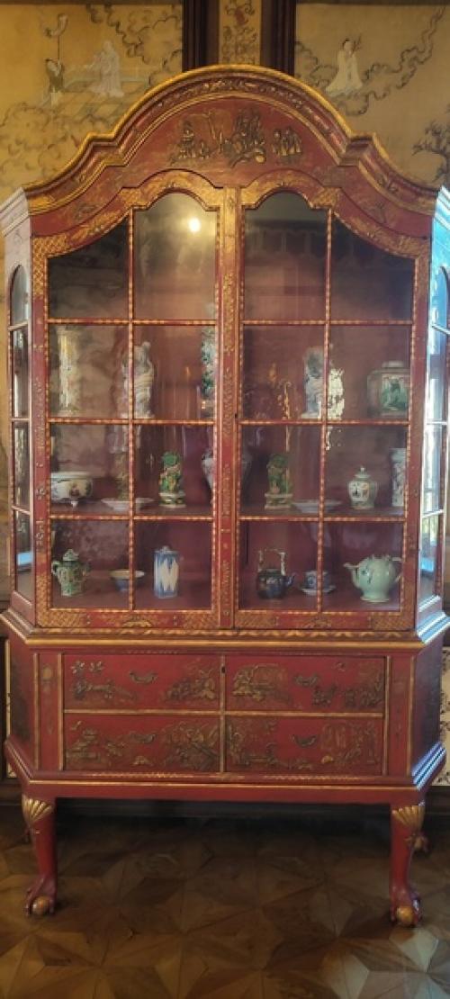 Питер на удивление солнечной теплой погодкой встретил. 07