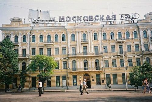 Изумрудное варенье из киви.   Варенье очень вкусное. Ингредиенты: - 5 киви. - 1 банан - 1 чайная ложка желатина - 220 гр. сахара. 08