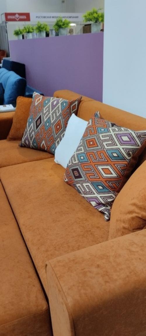 В Краснодаре прошла очередная выставка мебели и предметов интерьера. 02