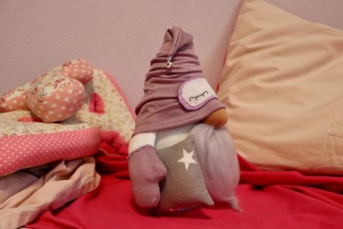 Около трети всей своей жизни человек спит и видит сны. 02