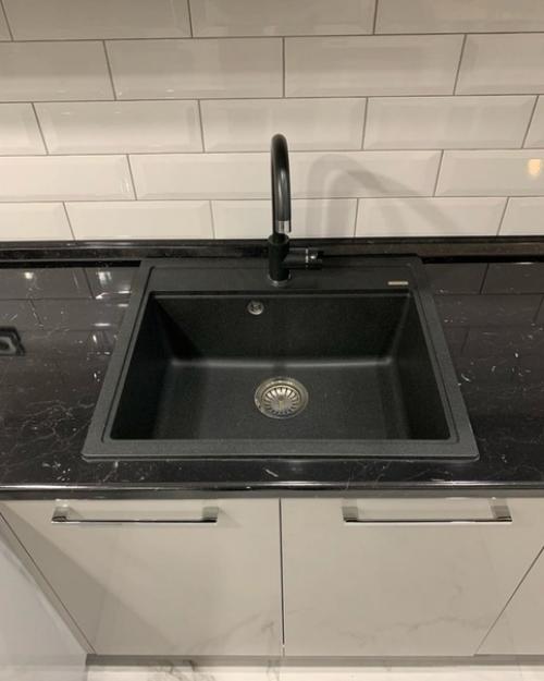 У молодой семьи получилась прекрасная функциональная кухня. 02