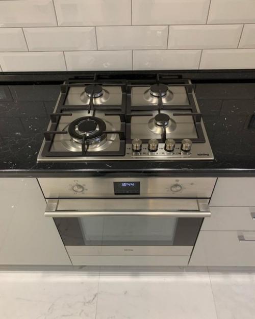 У молодой семьи получилась прекрасная функциональная кухня. 06