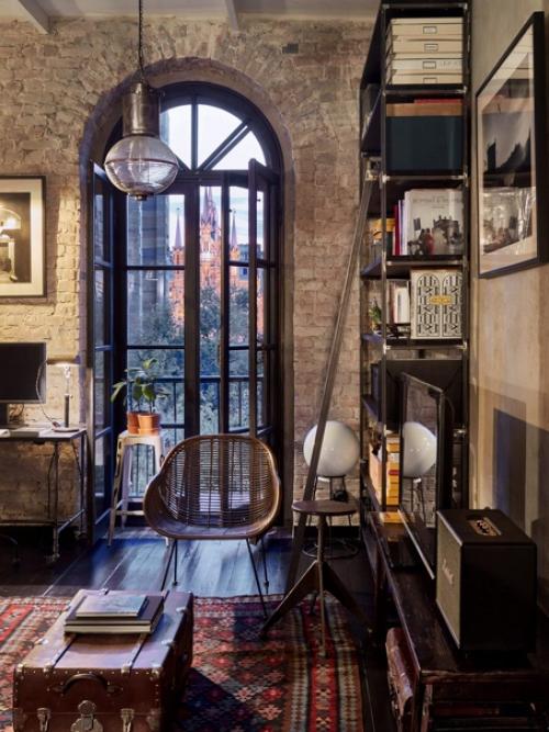 Квартира с видом на готический собор в Москве. 01