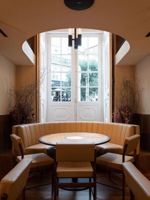 Ресторан DOP находится в центре порту, в здании бывшей штаб-квартиры банка Португалии. 03