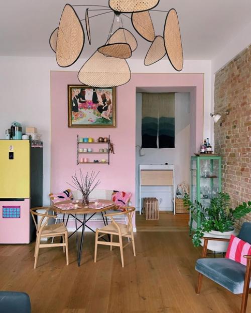 Кирпичная стена как главный акцент в дизайне берлинской квартиры. 01