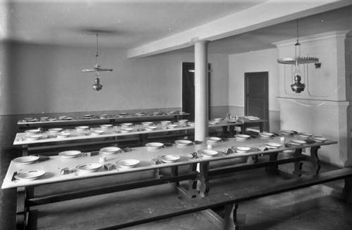 Интерьеры Дома Инвалидов и Сирот Великой Войны - госпиталя для больных и раненых воинов первой мировой войны (г. Вятка, 1915 г. ). 02