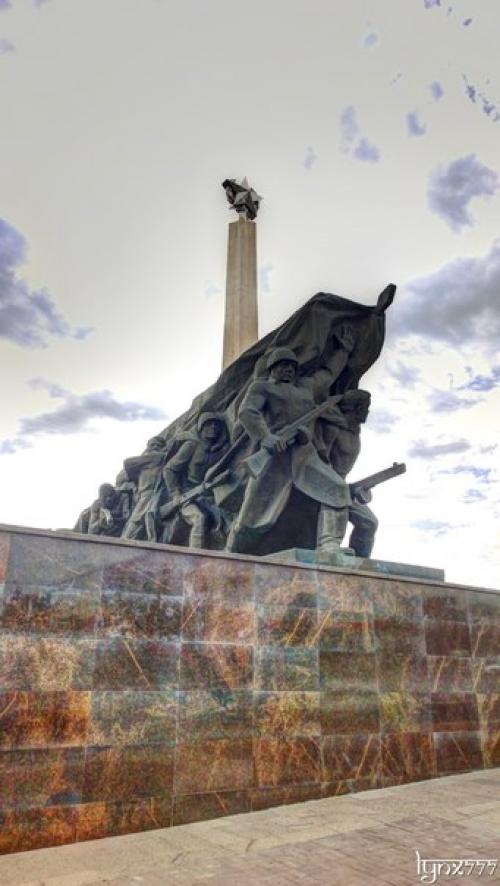 Ульяновск.  Музей Конспиративная Квартира Симбирской Группы Рсдрп и обелиск вечной славы на площади победы. 02