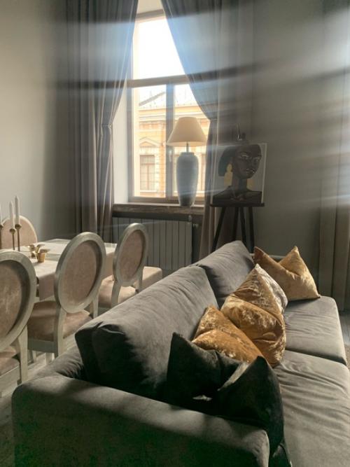 Где лучше?   За последний год мы два раза в Петербурге были. 06