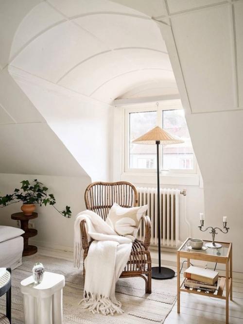 В Гетеборге есть мансардная квартира, которая является отличным примером того, как можно превратить заброшенное чердачное помещение в уютный дом. 07