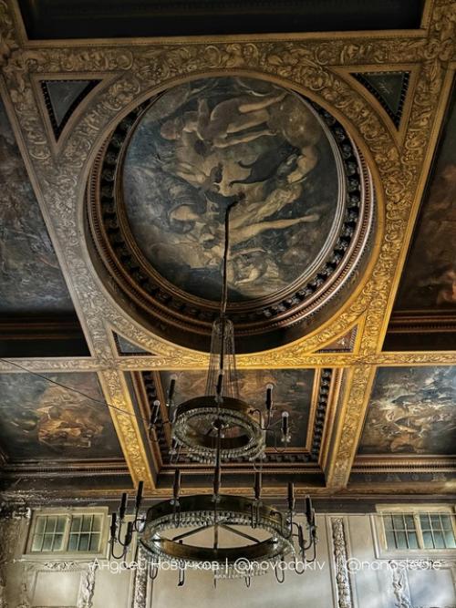 Заброшенный дом московского скакового общества с уникальными интерьерами. 02