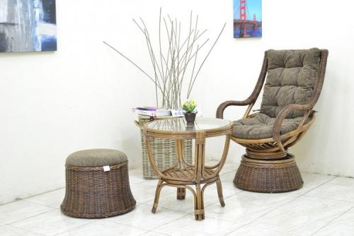 Плетеные кресла в интерьере.  