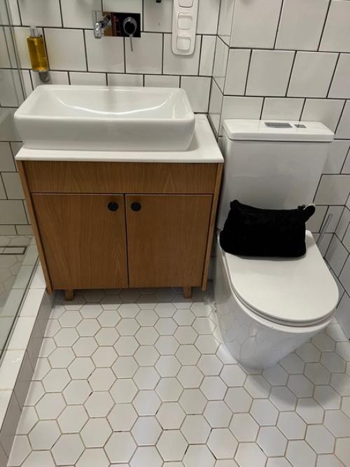 Ванная комната в номере улучшенной категории в гостинице Переделкино. 06