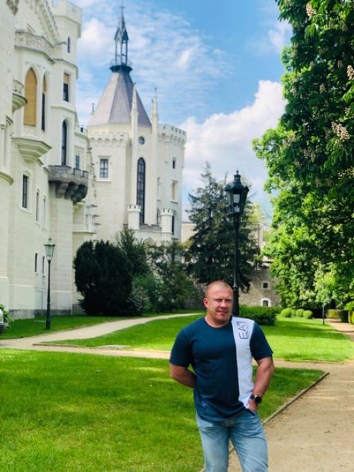 На юге Чехии, в 140км от Праги, расположен один из самых красивых и интересных замков Европы- глубока - над - влтавой. 04