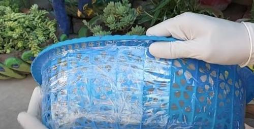 Красивый декор с помощью старого тазика. 01