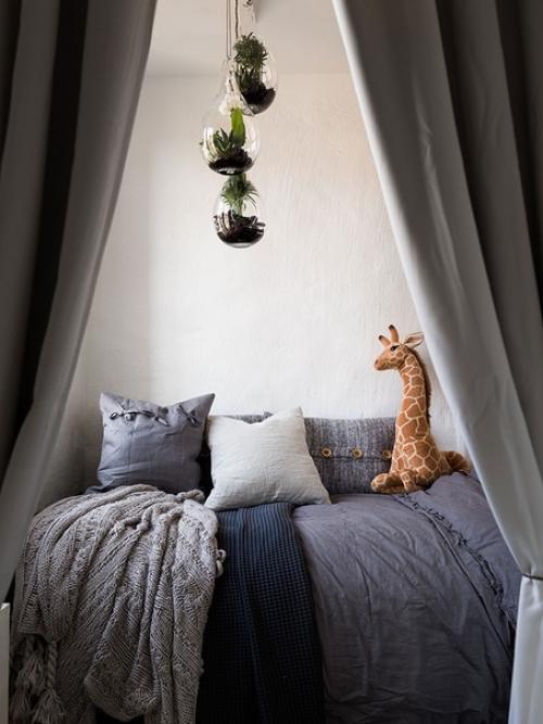 Фрагменты интерьера небольшой двухуровневой квартиры, расположенной в старом доме в Стокгольме. 05