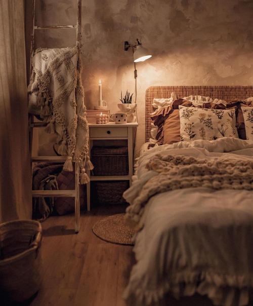 Интерьер дома. С приятным освещением. 01