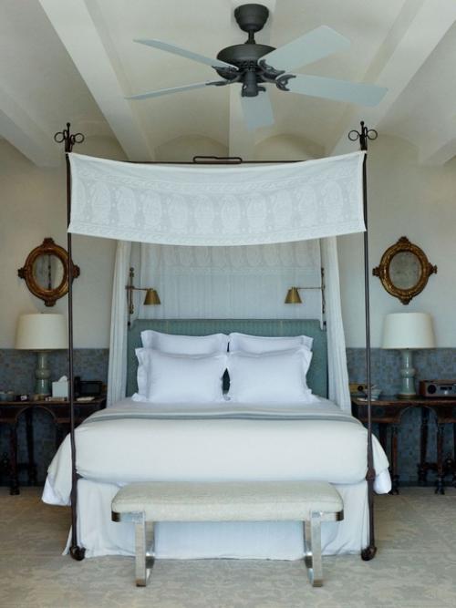 Дизайнер Майкл Смит соединил в интерьерах этого дома на майорке разные средиземноморские культуры, повлиявшие на историю острова. 04