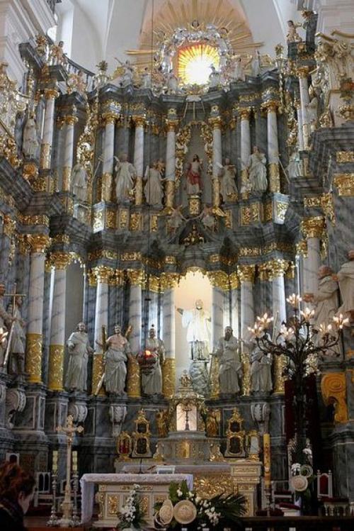 Фарный костел в гродно - барочный памятник архитектуры и декоративно - монументального искусства европейского уровня. 05