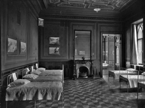 Интерьеры Дома Инвалидов и Сирот Великой Войны - госпиталя для больных и раненых воинов первой мировой войны (г. Вятка, 1915 г. ). 04