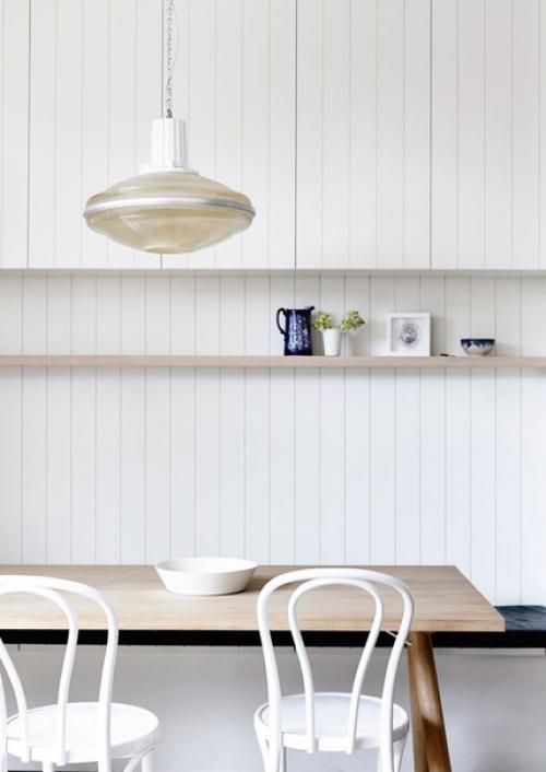 Многие из вас являются обладателями старых венских стульев и не всегда их состояние позволяет сохранить деревянную фактуру. 01