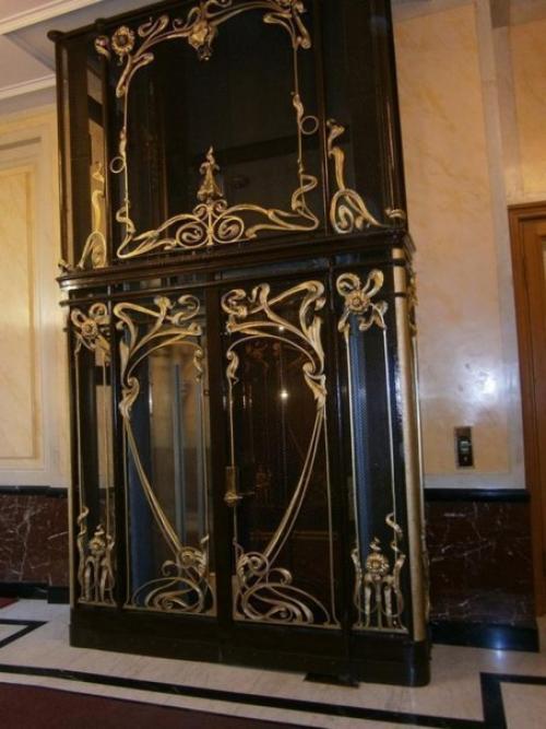 Надо знать: старинные лифты Петербурга, действующие в наше время. 03