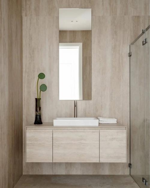 Облик интерьера определяет множество факторов - от пожеланий заказчиков до любимых приемов дизайнера. 06