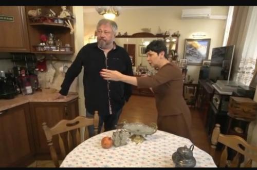 Обшарпанные стены и старая мебель: сын заставил актера Сергея Степанченко сделать ремонт. 02