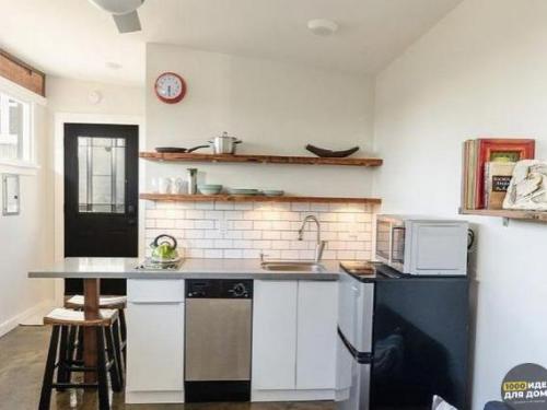 Небольшой дом. С современным оформлением. 05