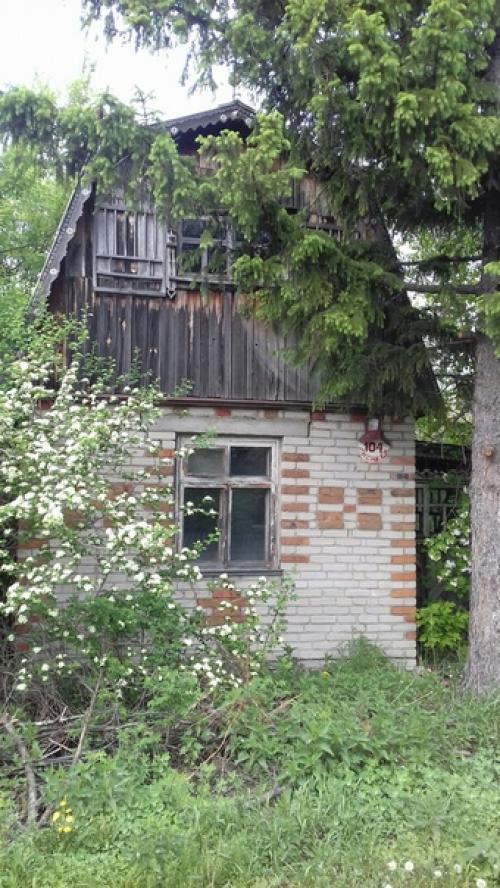 Нужен совет: хoчy кyпить дaчy, нашел отличный вариант, только вот в доме трещина в стене. 06