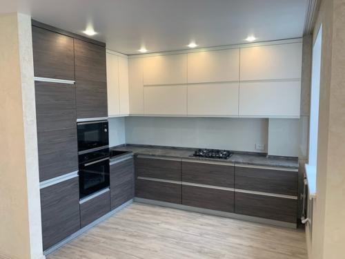 Купили старую квартиру с очень древним ремонтом. 02