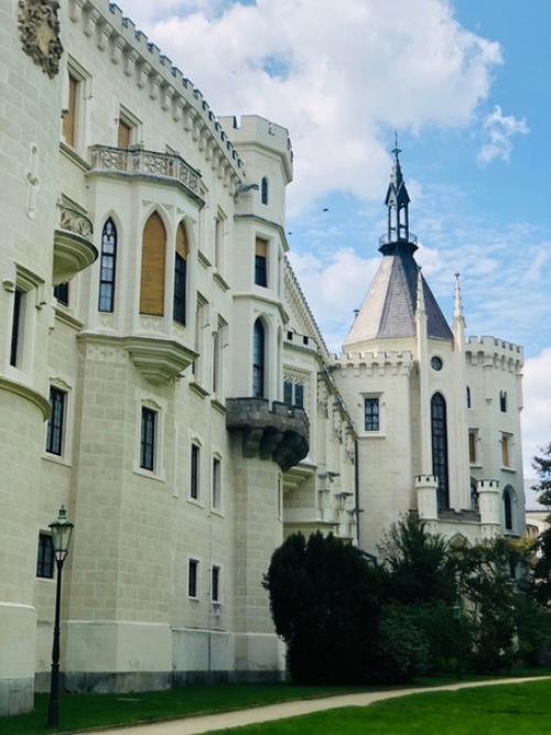 На юге Чехии, в 140км от Праги, расположен один из самых красивых и интересных замков Европы- глубока - над - влтавой. 07