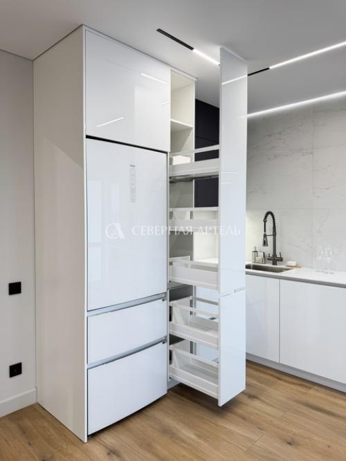 Какой кухонный гарнитур у человека, который ежедневно спасает жизни? 03